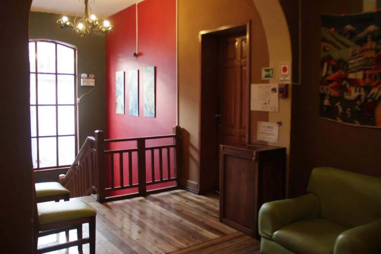 Blue House Youth Hostel Quito