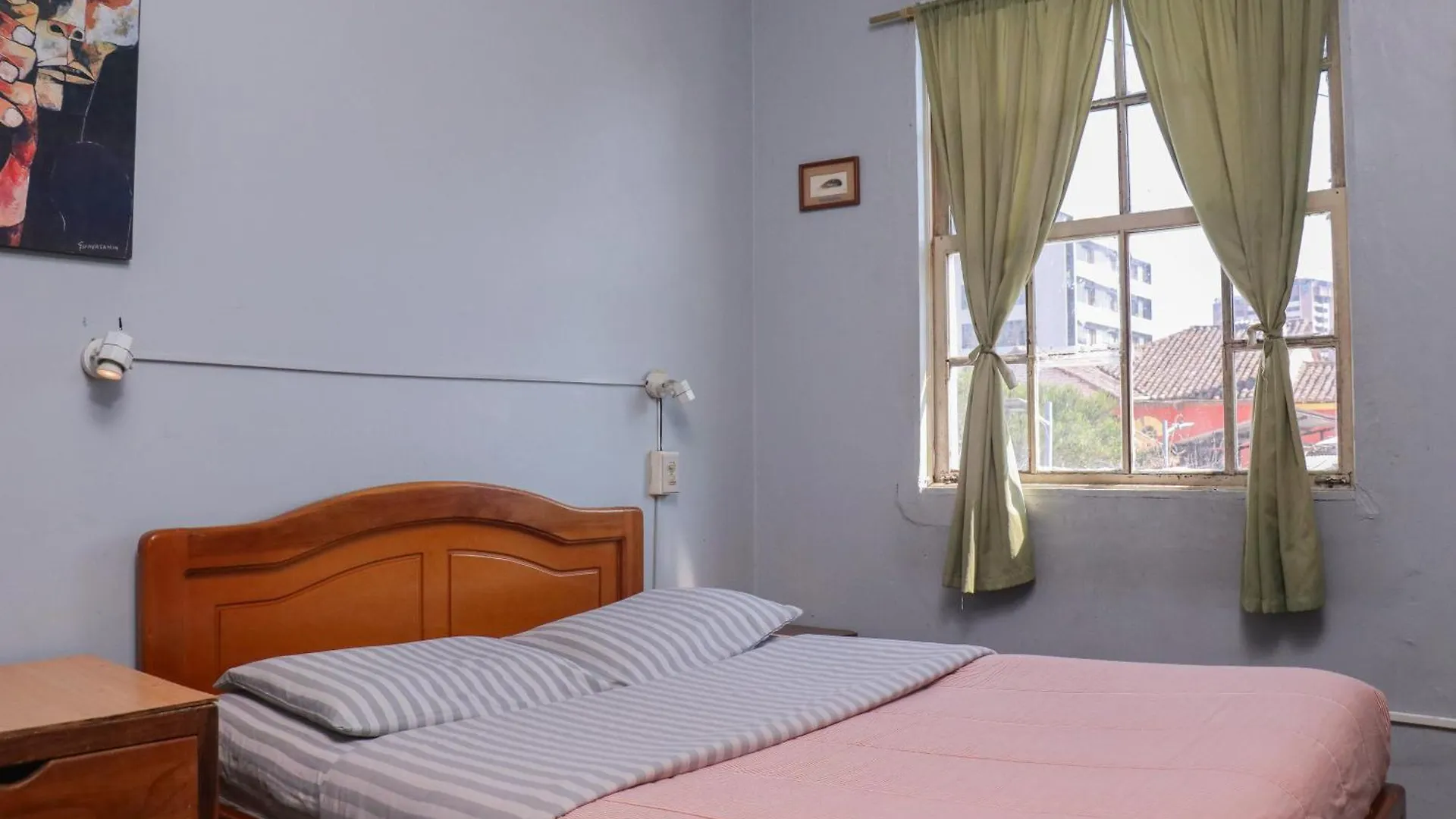 Blue House Youth Hostel Quito